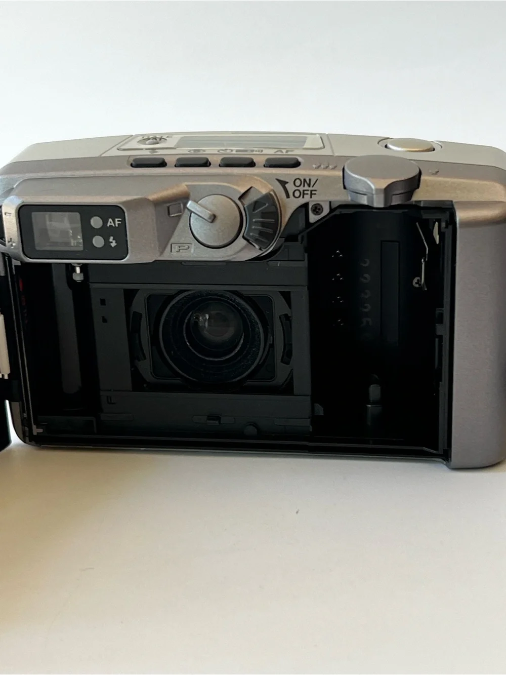 Mint Pentax IQ Zoom 130M : 35mm Point and Shoot Film Camera/Manual/Case TESTED